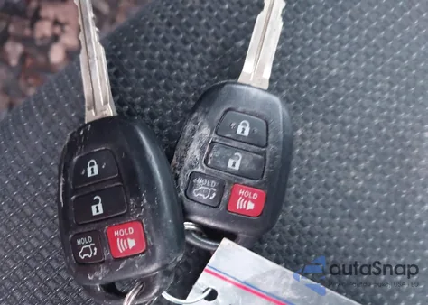 2016 Toyota Rav4 Xle из США, поврежденный, VIN 2T3RFREVXGW523871